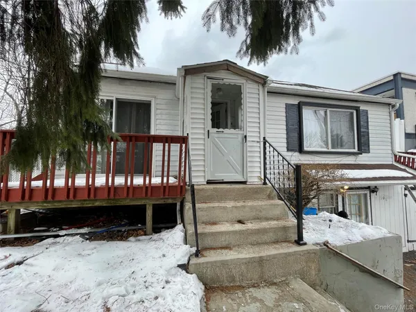 $2,200 | 196 Carson Avenue, Newburgh, NY 12550