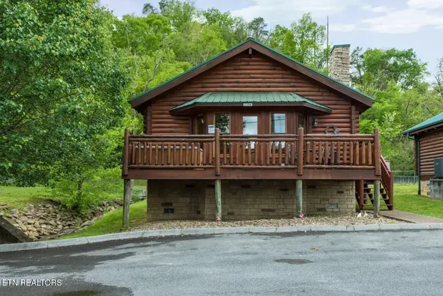$375,000 | 2304 River Port Way, Pigeon Forge, TN 37863