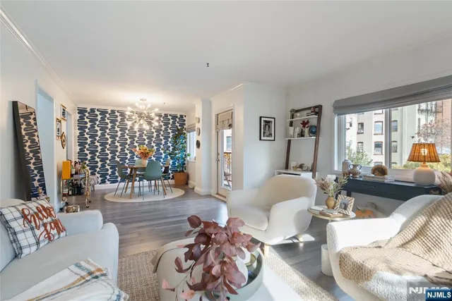 $644,000 | 476 Monmouth Street, Unit 203, Jersey City, NJ 07302