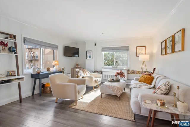 $644,000 | 476 Monmouth Street, Unit 203, Jersey City, NJ 07302