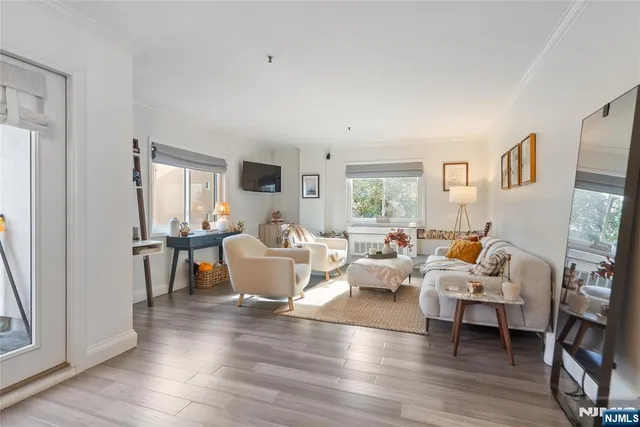 $644,000 | 476 Monmouth Street, Unit 203, Jersey City, NJ 07302