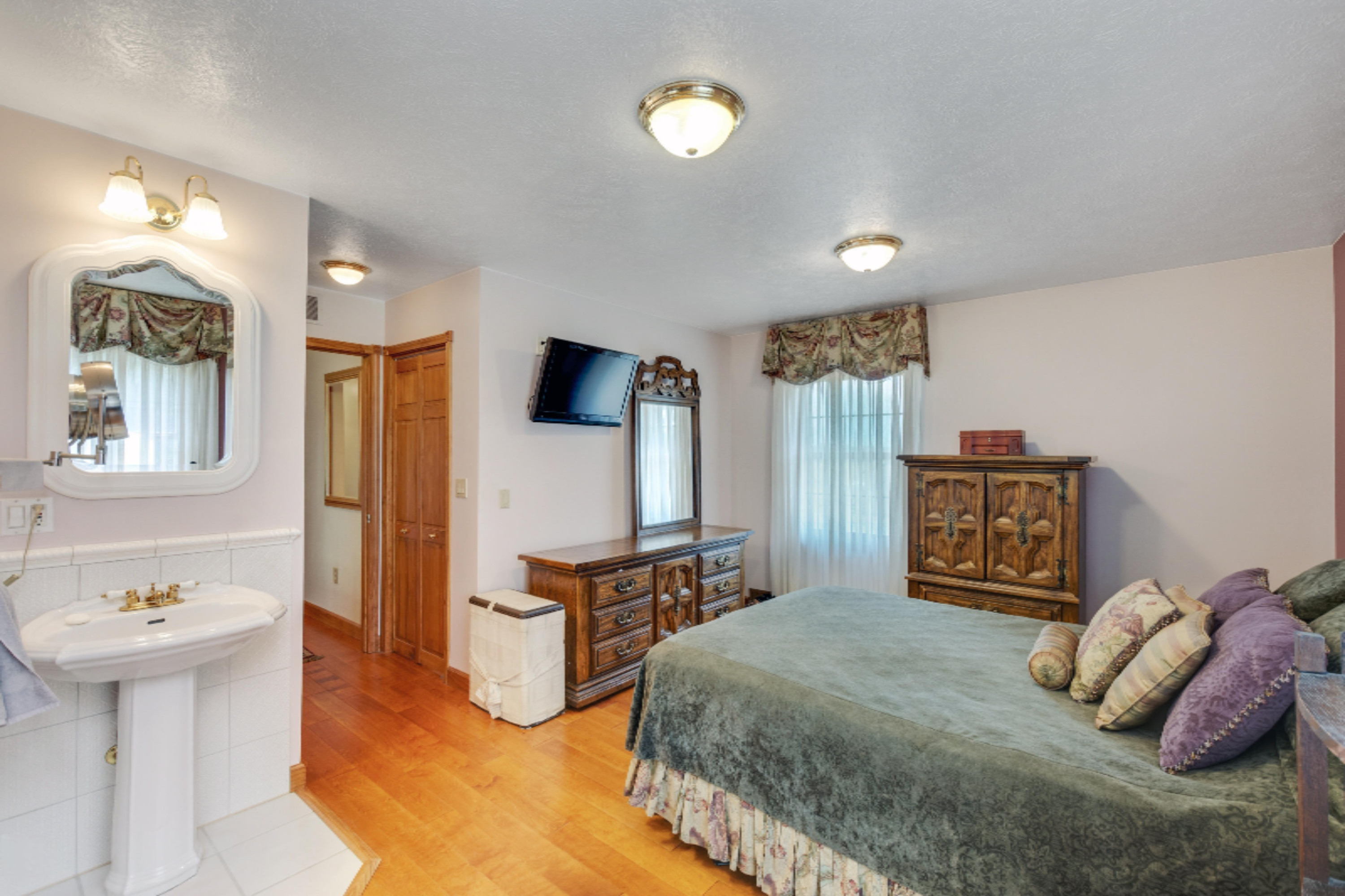 22775 Cutler Road Howard City, MI 49329 - Photo 22 of 63 Master Suite