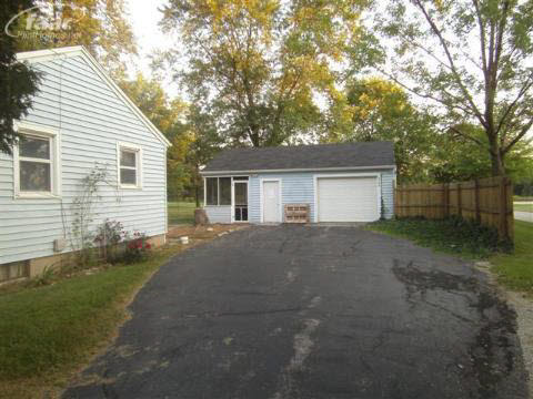 9760 Lansing Road Durand, MI 48429 - Photo 2 of 11 20144829-1.JPG