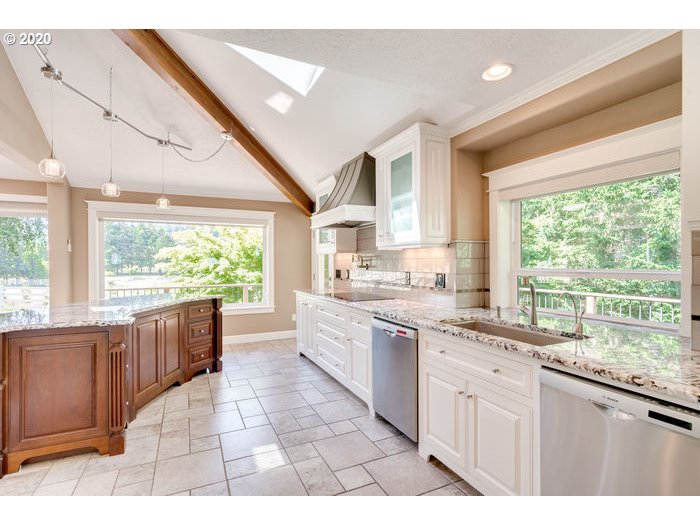 16270 South Thayer Road Oregon City, OR 97045 - Photo 12 of 32 Gallery Image 12