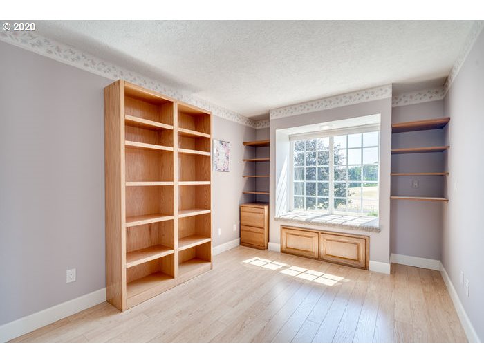 16270 South Thayer Road Oregon City, OR 97045 - Photo 19 of 32 Gallery Image 19