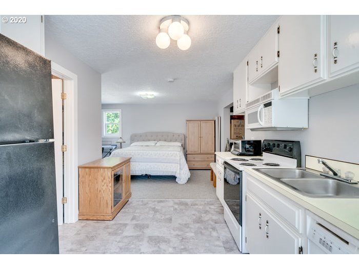 16270 South Thayer Road Oregon City, OR 97045 - Photo 23 of 32 Gallery Image 23
