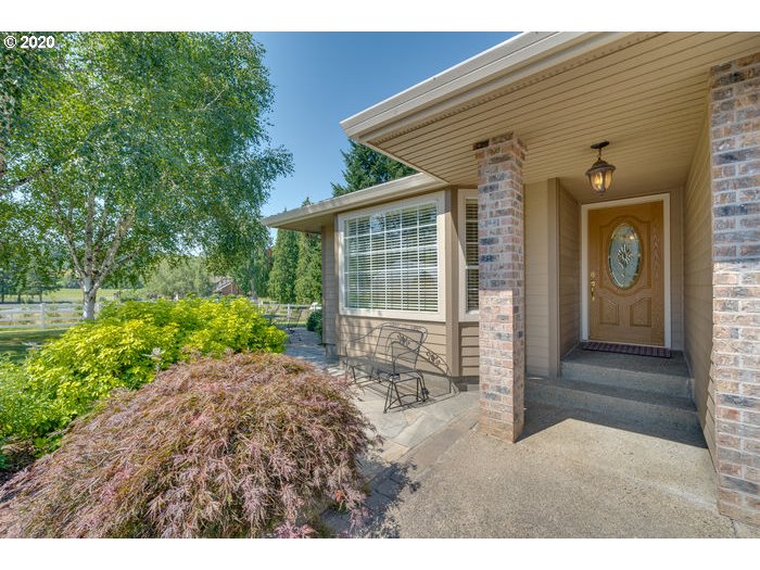 16270 South Thayer Road Oregon City, OR 97045 - Photo 4 of 32 Gallery Image 4