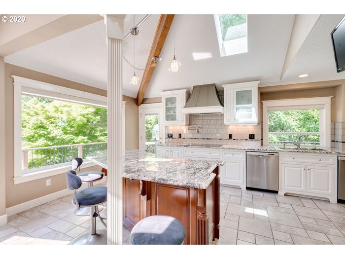 16270 South Thayer Road Oregon City, OR 97045 - Photo 10 of 32 Gallery Image 10