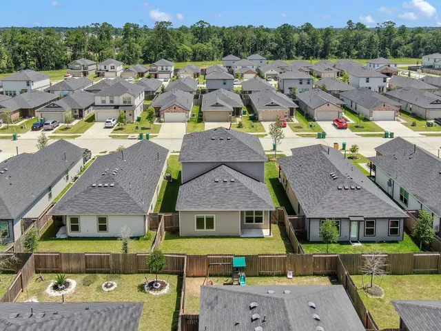 $269,000 | 1961 Hidden Cedar Drive, Conroe, TX 77301