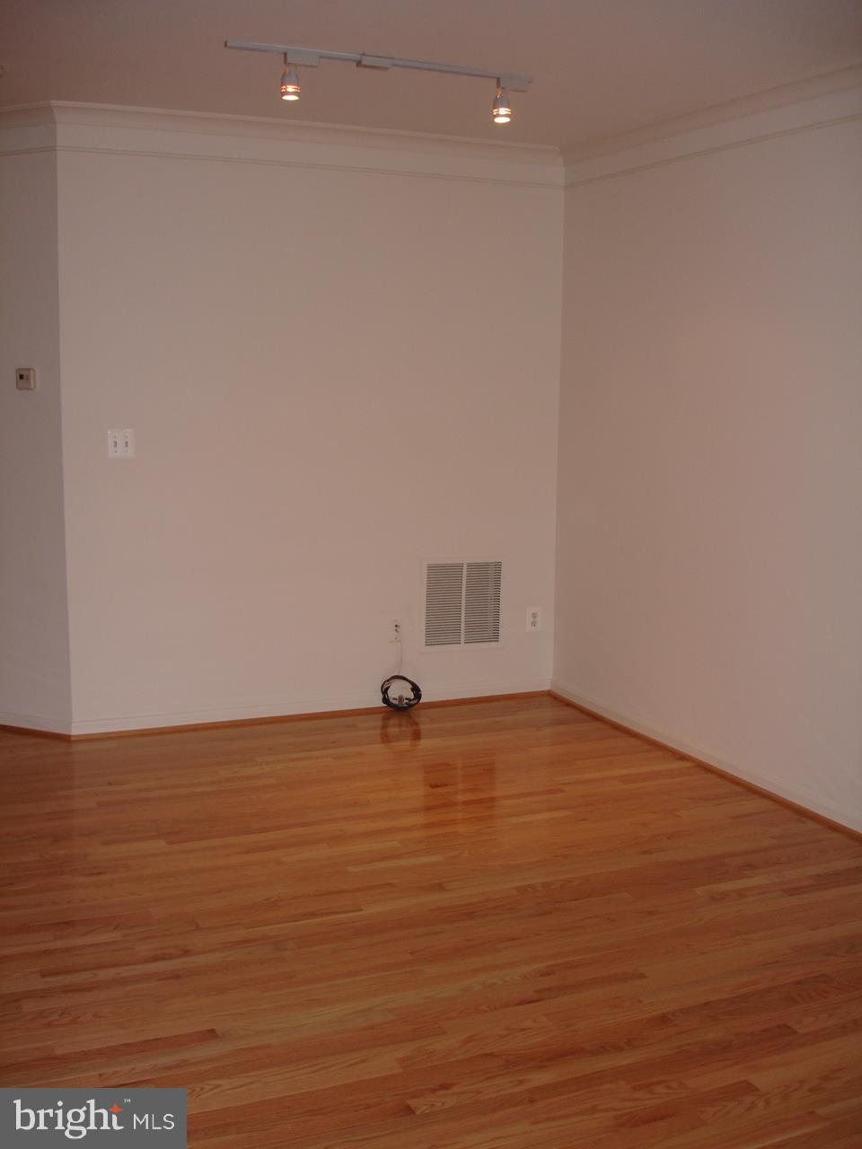 9060 Two Bays Road Lorton, VA 22079 - Photo 7 of 30 New Hardwood Floor Dinning Room