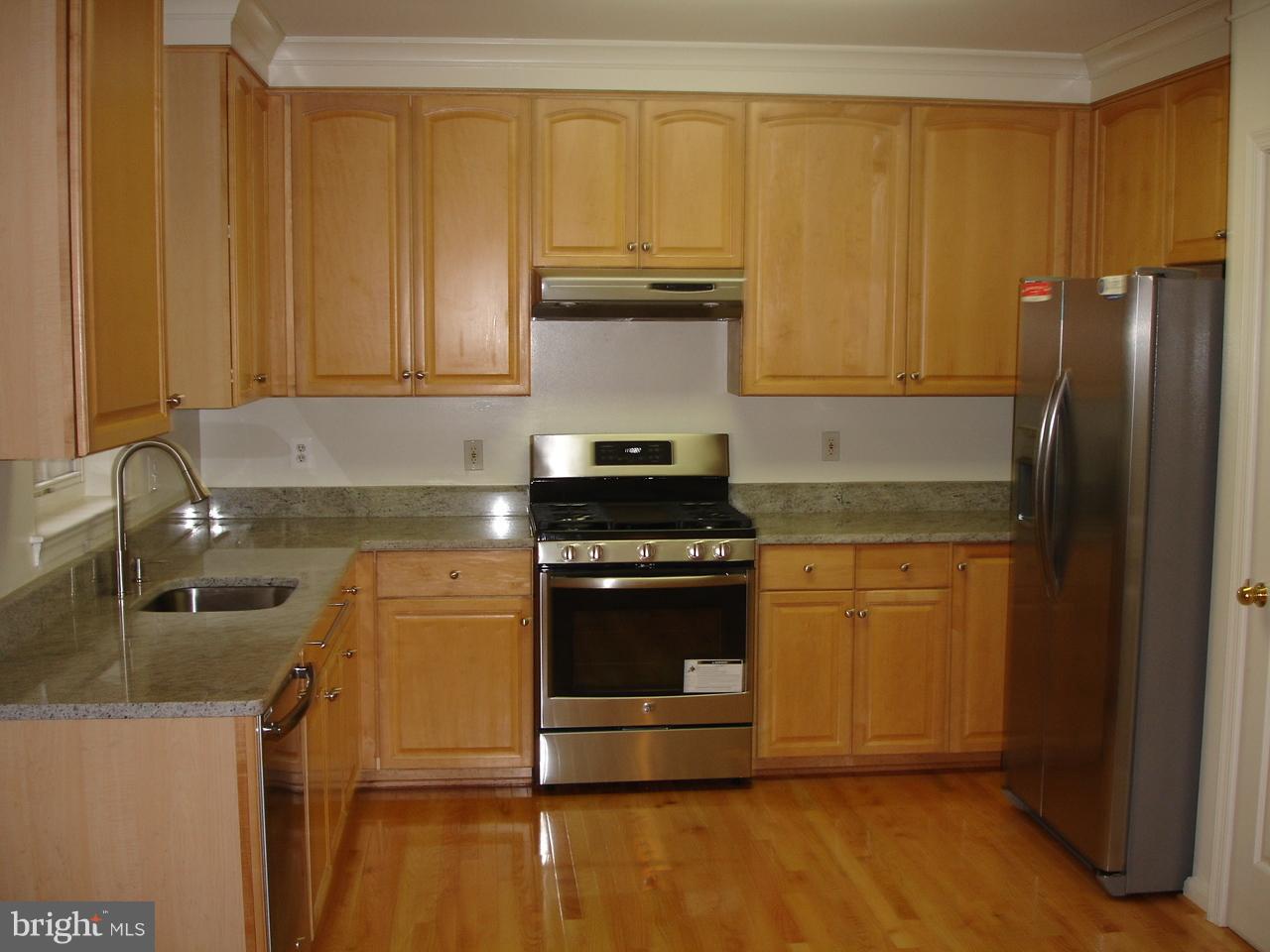 9060 Two Bays Road Lorton, VA 22079 - Photo 9 of 30 New Stainless Appliances and Granite Countertop