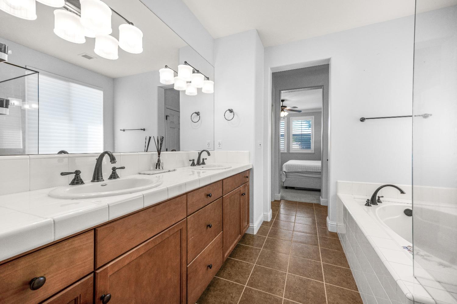 3585 Barclay Square Clovis, CA 93619 - Photo 21 of 41