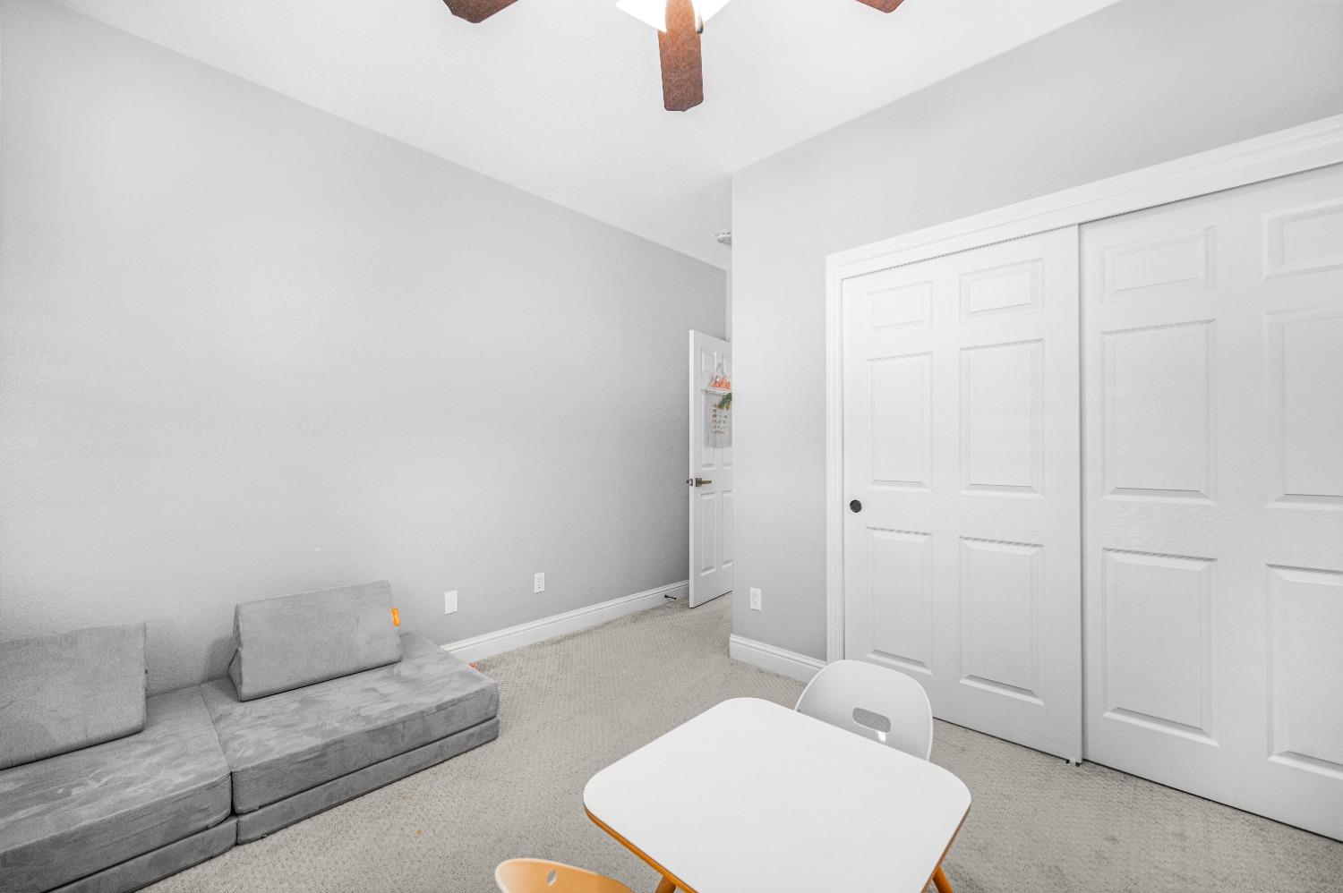 3585 Barclay Square Clovis, CA 93619 - Photo 25 of 41