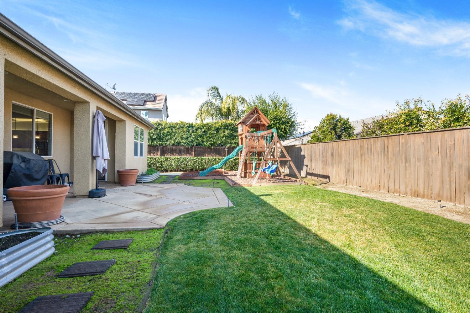 3585 Barclay Square Clovis, CA 93619 - Photo 29 of 41