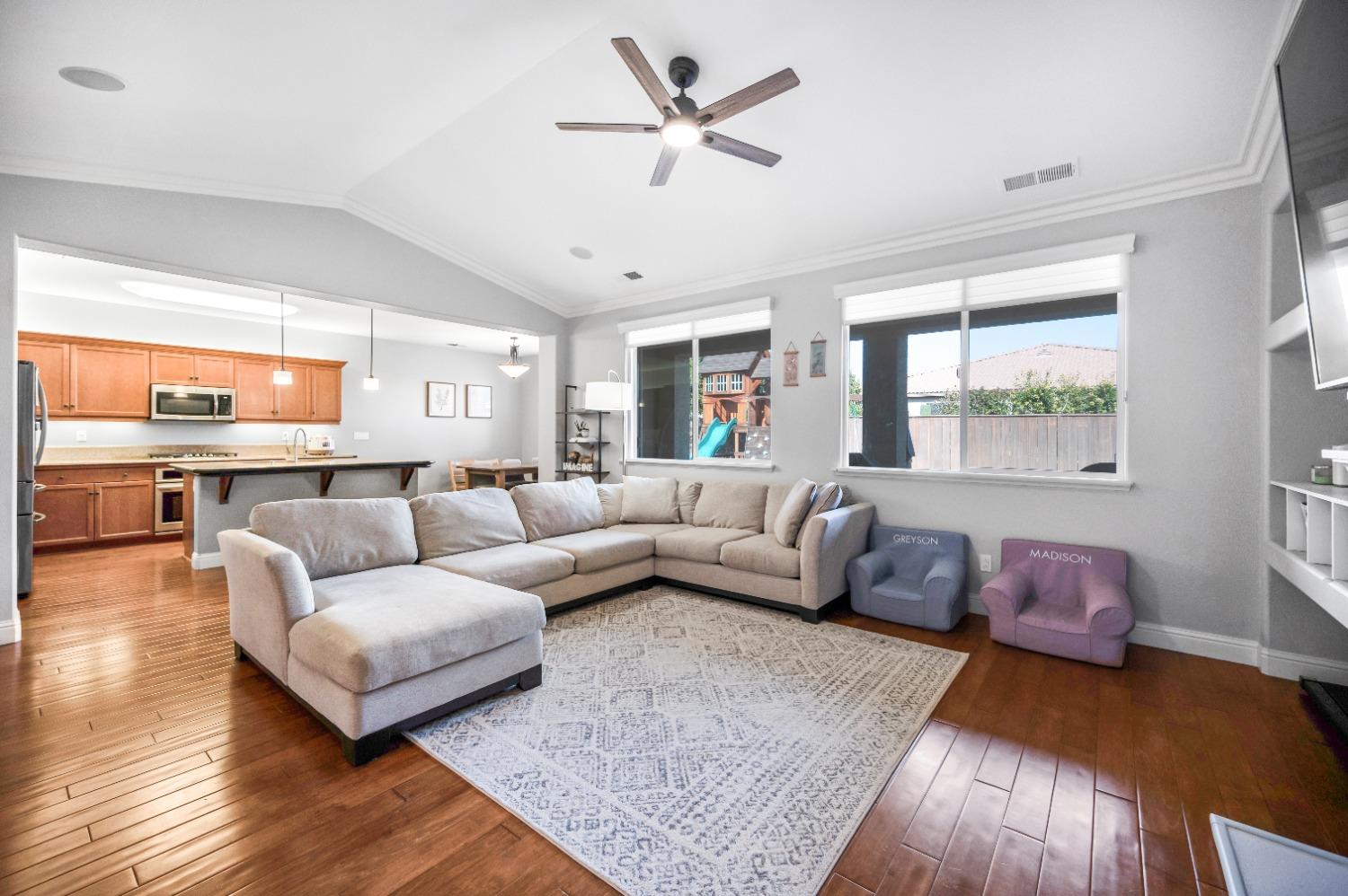 3585 Barclay Square Clovis, CA 93619 - Photo 8 of 41