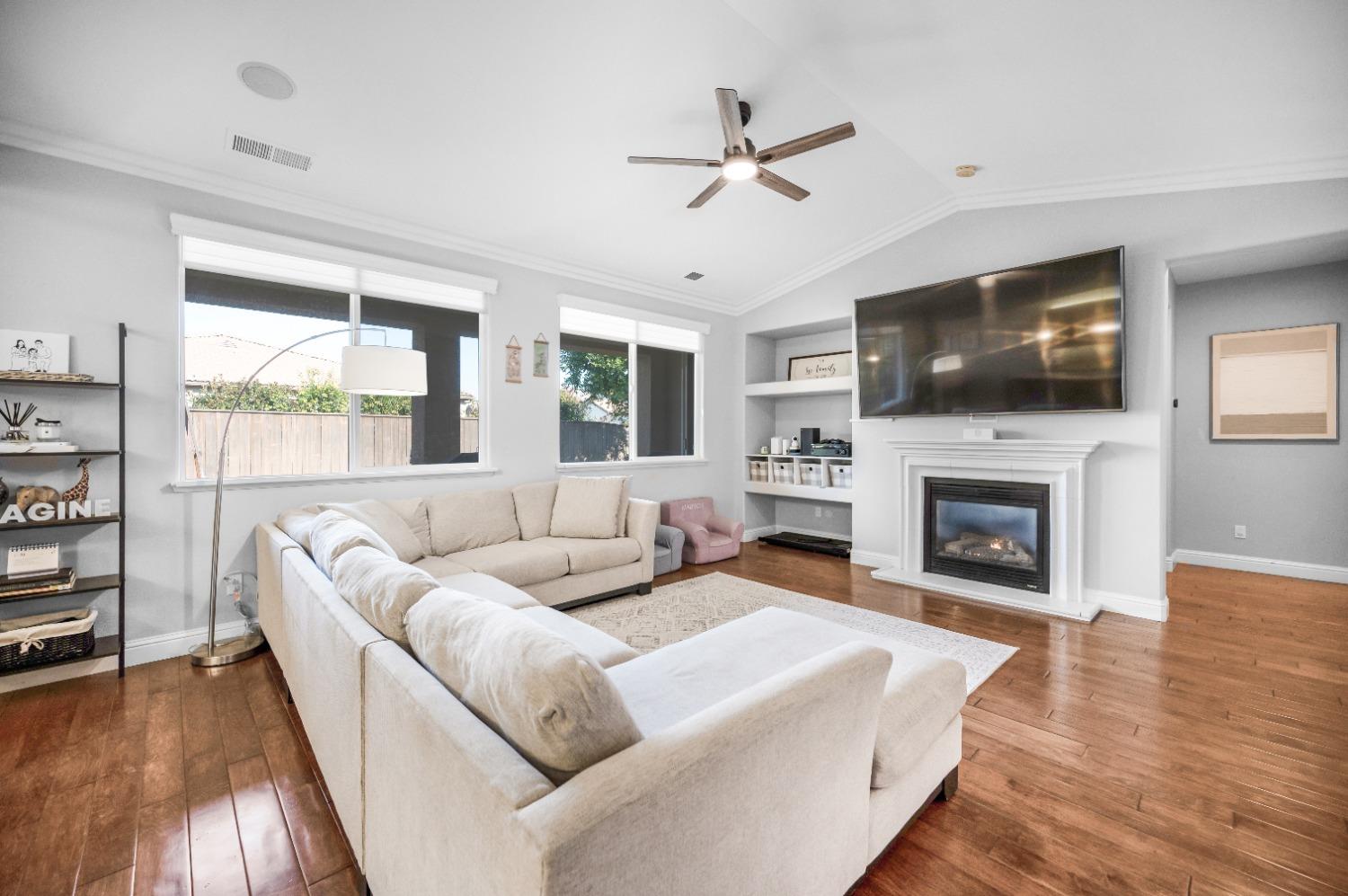 3585 Barclay Square Clovis, CA 93619 - Photo 9 of 41