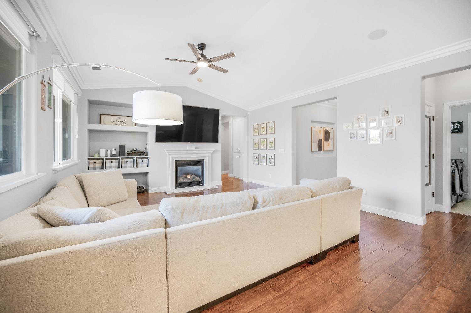 3585 Barclay Square Clovis, CA 93619 - Photo 10 of 41