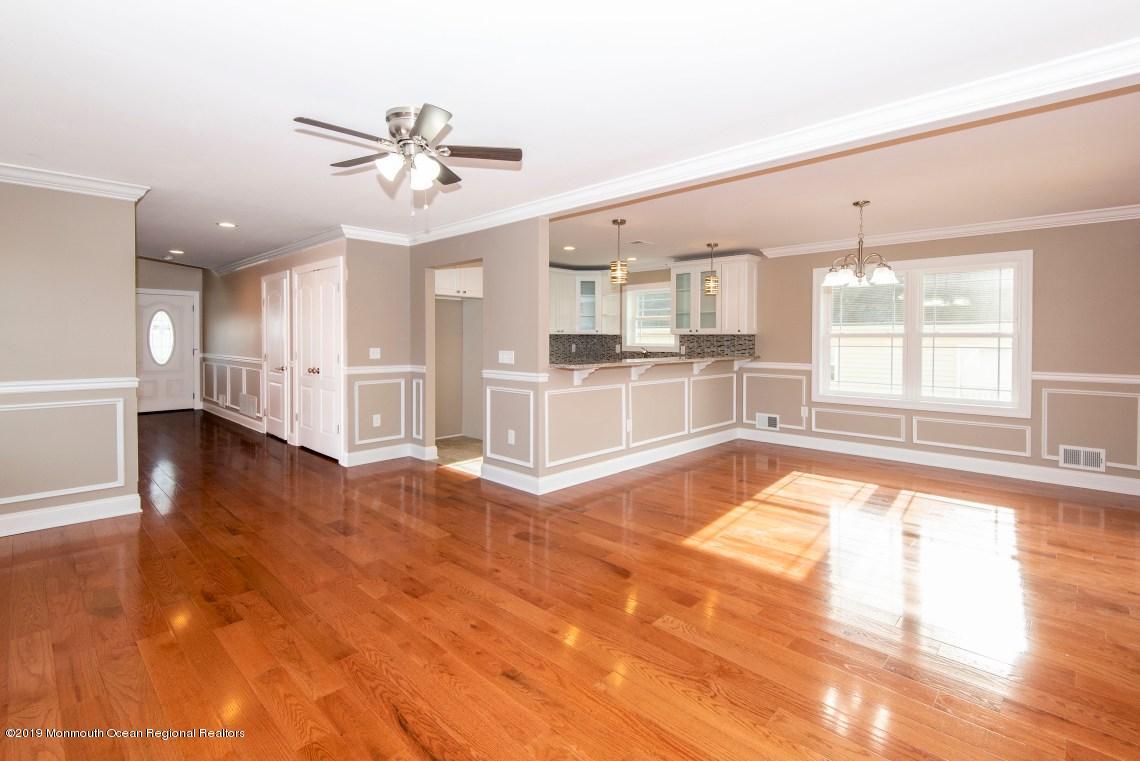 564 George Road Toms River, NJ 08753 - Photo 8 of 20 3B7DAE28-6A2B-4606-9C84-4E2EA6FB9CF0
