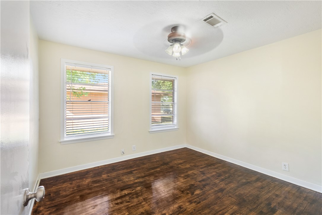 209 Helena Street Bryan, TX 77801 - Photo 13 of 23