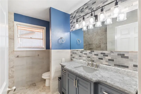 $2,100 | 209 Helena Street, Bryan, TX 77801