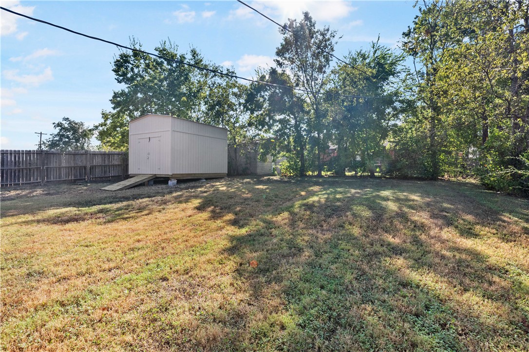 209 Helena Street Bryan, TX 77801 - Photo 5 of 23