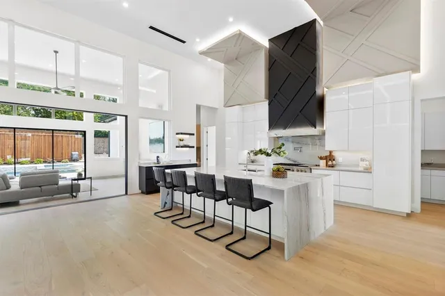 $18,000 | 11314 Hillcrest Road, Dallas, TX 75230