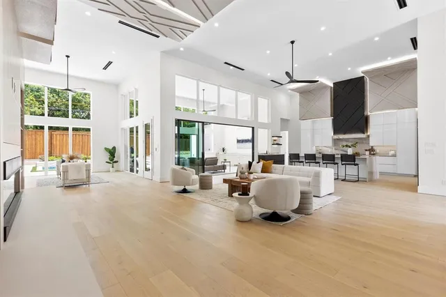 $18,000 | 11314 Hillcrest Road, Dallas, TX 75230