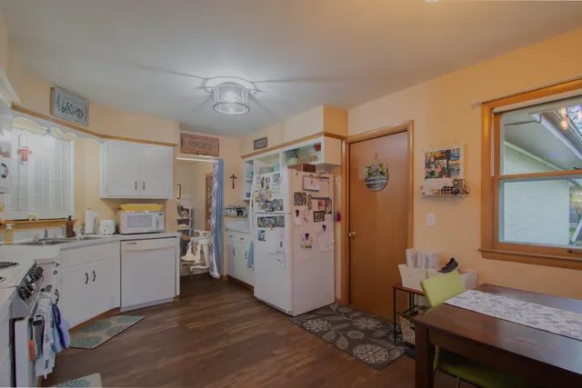 $299,900 | 2 Riverdale Circle, Watertown, WI 53094