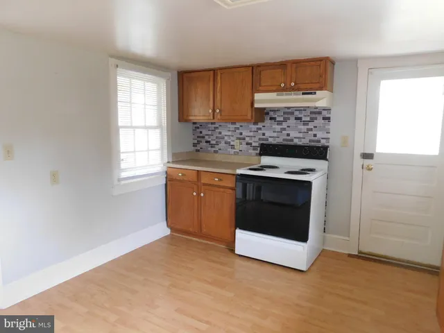 $1,800 | 430 Sugar Hill Road, White Post, VA 22663