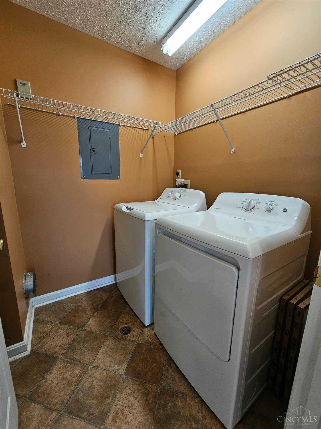 4331 Regency Ridge Court, Unit 306 Cincinnati, OH 45248 - Photo 17 of 45 Gallery Image 17