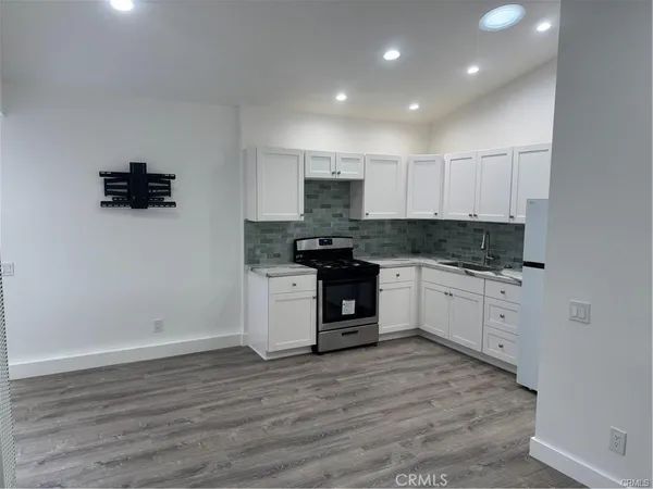 $2,200 | 837 Santiago Road, Unit 1, Costa Mesa, CA 92626