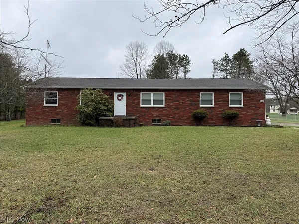 $225,000 | 16520 Highway 45, Wellsville, OH 43968