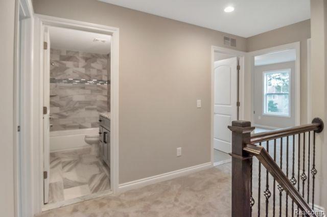 2986 Hessel Avenue Rochester Hills, MI 48307 - Photo 15 of 28