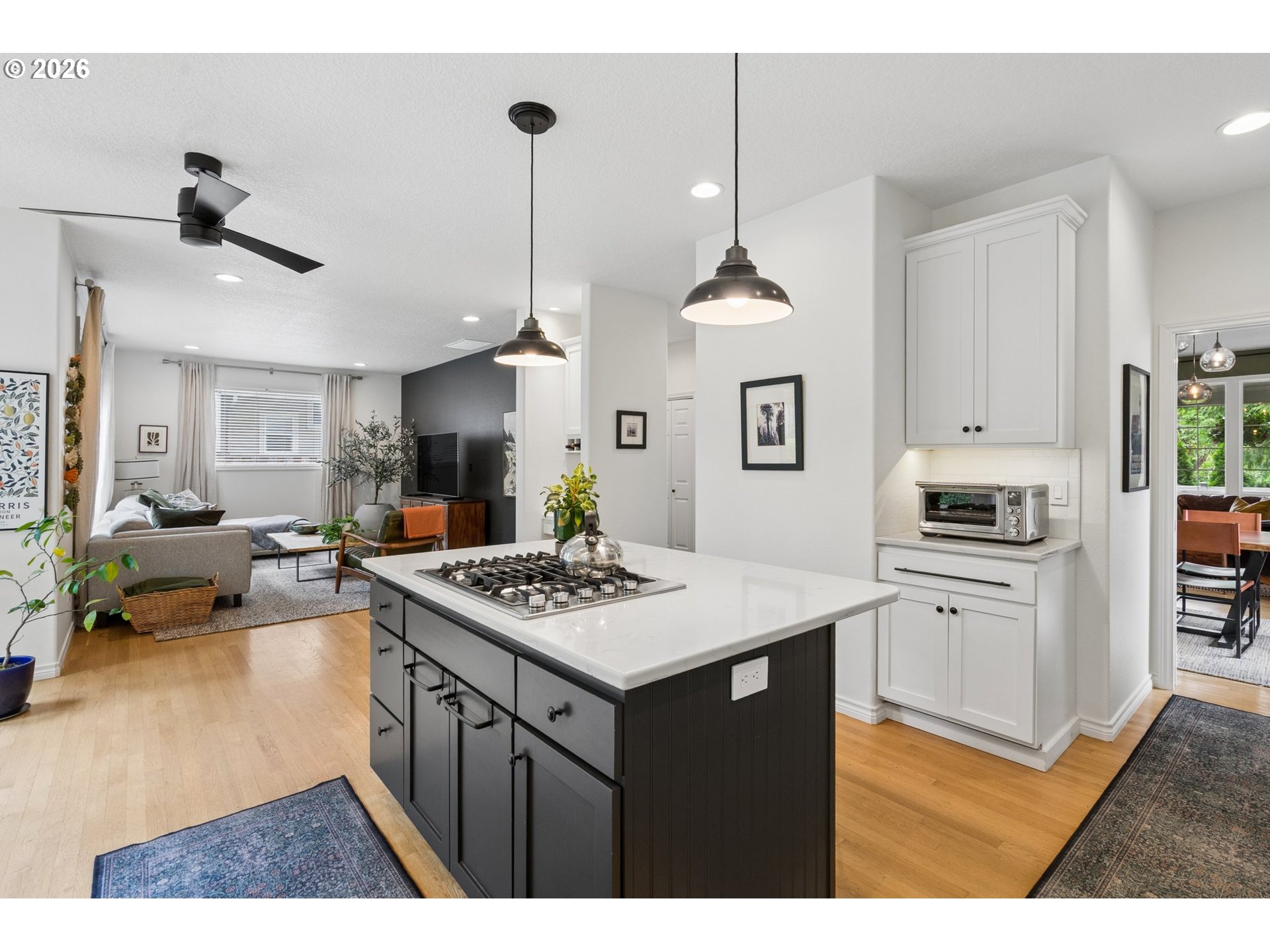 9509 Southwest View Point Terrace Portland, OR 97219 - Photo 11 of 41 Gallery Image 11