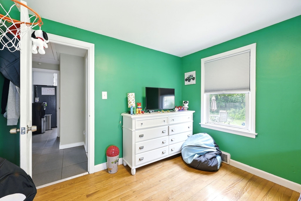 89 East Street Springfield, MA 01104 - Photo 19 of 28