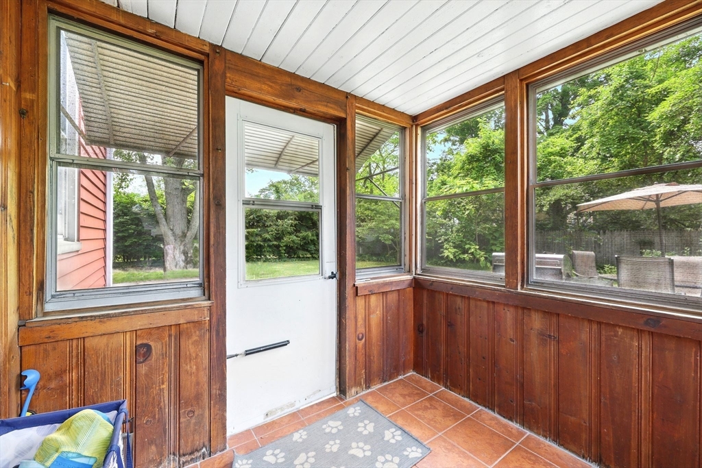 89 East Street Springfield, MA 01104 - Photo 23 of 28