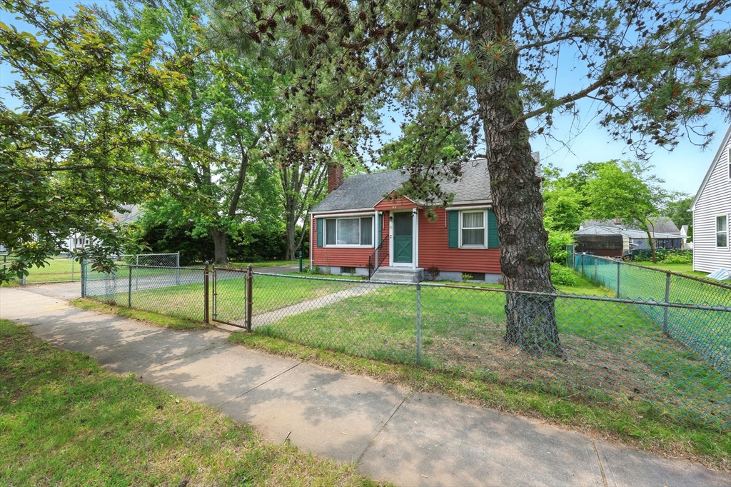 89 East Street Springfield, MA 01104 - Photo 4 of 28