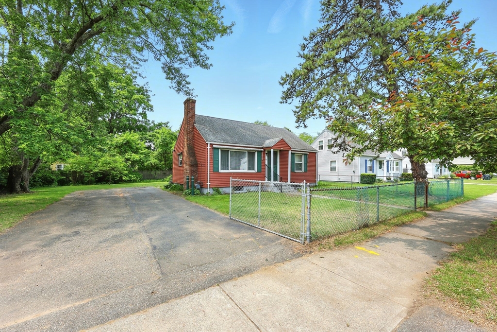 89 East Street Springfield, MA 01104 - Photo 5 of 28