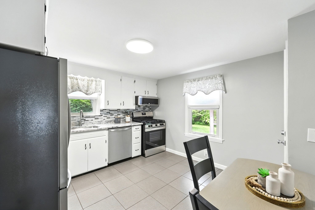 89 East Street Springfield, MA 01104 - Photo 8 of 28