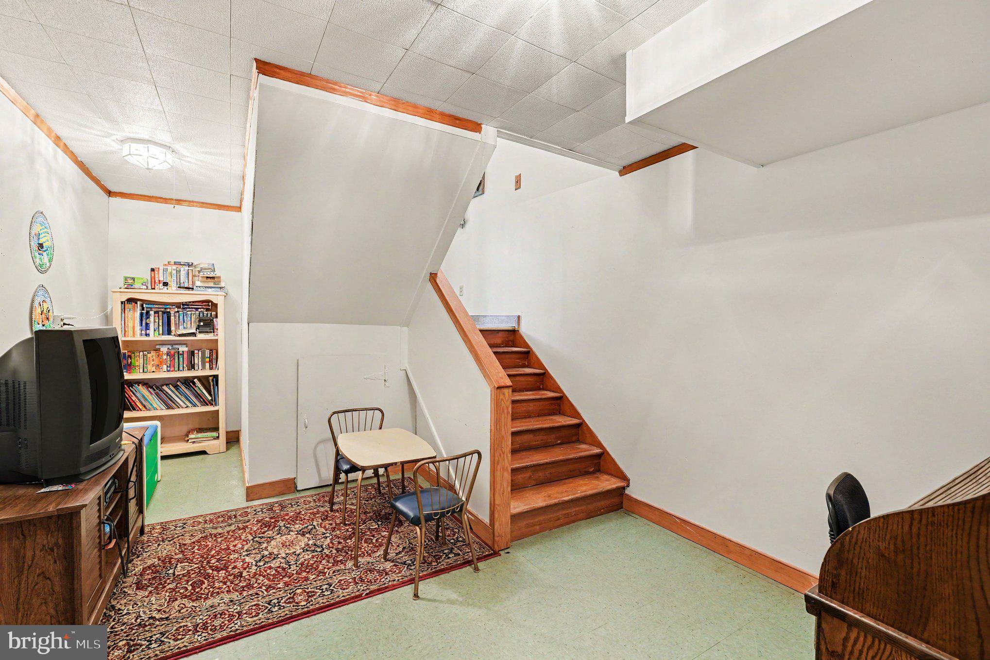 306 Liberty Road Reedville, VA 22539 - Photo 22 of 46 Nook in downstairs hallway