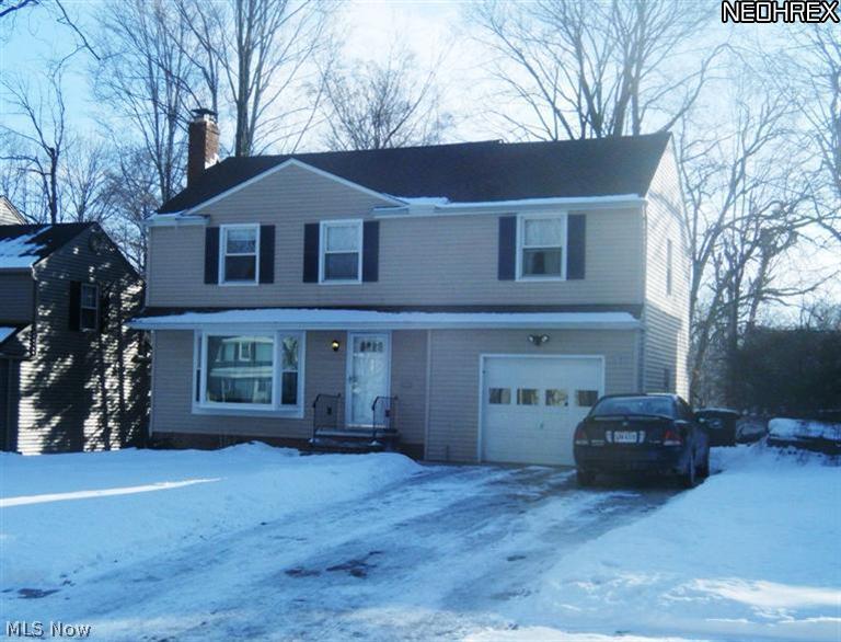 Welcome to 1121 Ford Road in Lyndhurst, Ohio