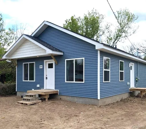 $244,900 | 6056 Pearl Street, Burton, MI 48509