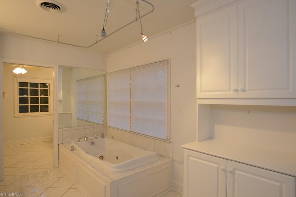 1050 Rockford Road High Point, NC 27262 - Photo 22 of 30 Gallery Image 22