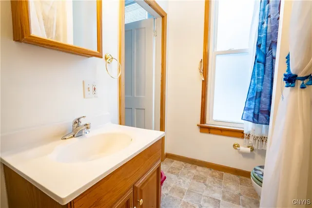 $1,200 | 13 West Monroe Street, Unit 11, Little Falls, NY 13365