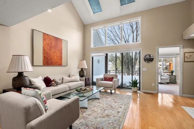 $825,000 | 5 Pickwick Way, Unit 5, Wayland, MA 01778