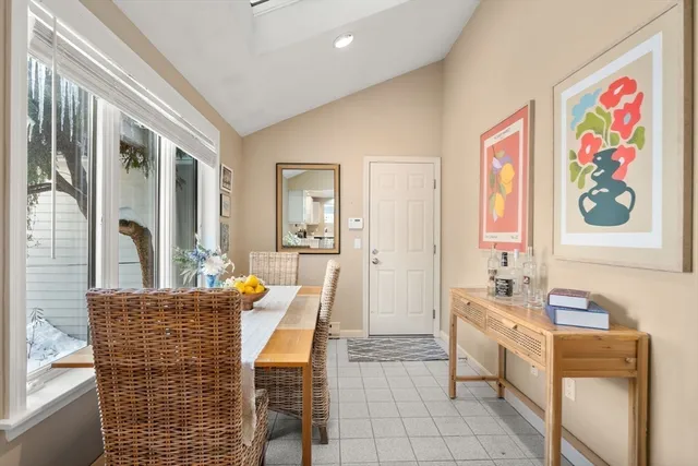 $825,000 | 5 Pickwick Way, Unit 5, Wayland, MA 01778