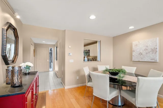 $825,000 | 5 Pickwick Way, Unit 5, Wayland, MA 01778