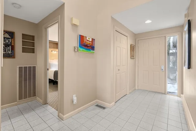 $825,000 | 5 Pickwick Way, Unit 5, Wayland, MA 01778