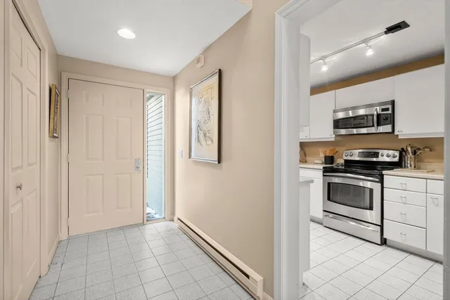 $825,000 | 5 Pickwick Way, Unit 5, Wayland, MA 01778