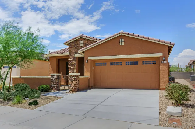 $2,900 | 17584 West Fairview Street, Goodyear, AZ 85338